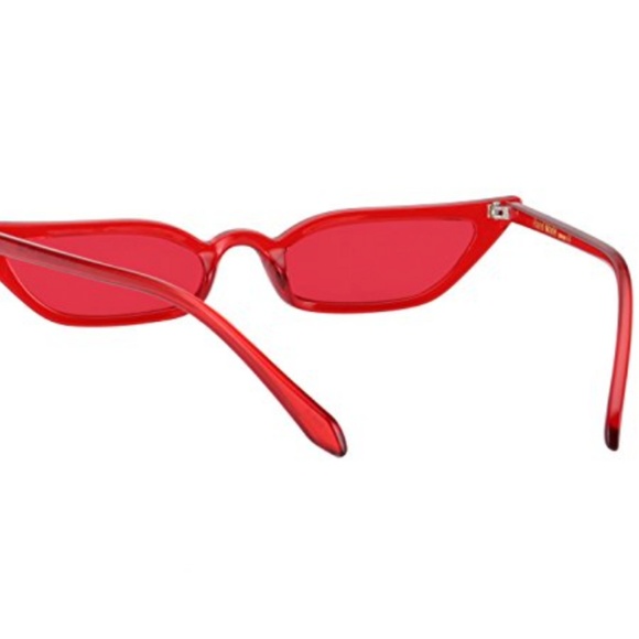 Red Bella Hadid Tiny Cat Eye Sunglasses NWT - Picture 7 of 8